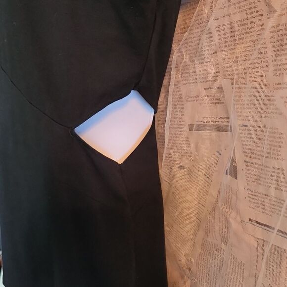 Express 3/4 Sleeve Cutout Top - Picture 2 of 7